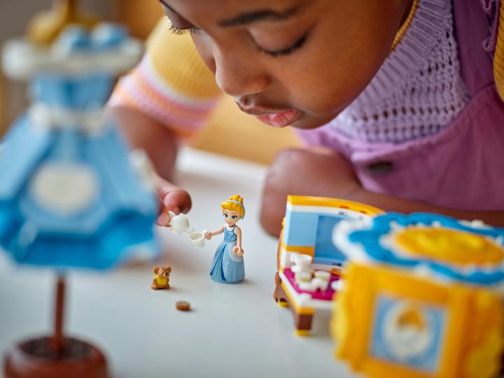 Image du produit LEGO La robe de Cendrillon (43266, LEGO Disney)