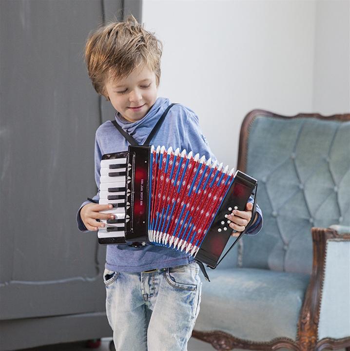 Produktbild New Classic Toys Akkordeon (Englisch, Französisch, Deutsch, Niederländisch)