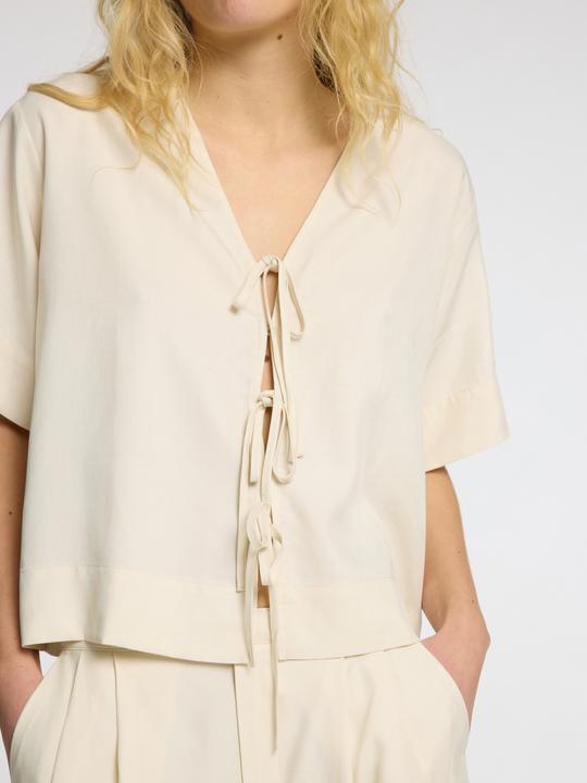 Actual product image Selected Femme Vorn gebundene Top mit V-Ausschnitt (40)