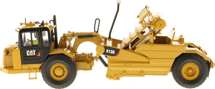 Actual product image Diecast Masters CAT 613G Wheel Tractor-Scraper