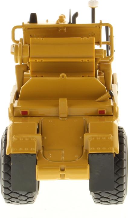 Actual product image Diecast Masters CAT 613G Wheel Tractor-Scraper