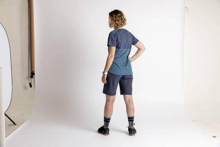 Actual product image iXS Ladies FlowTech Tee Mountain storm-marine 40 (40)