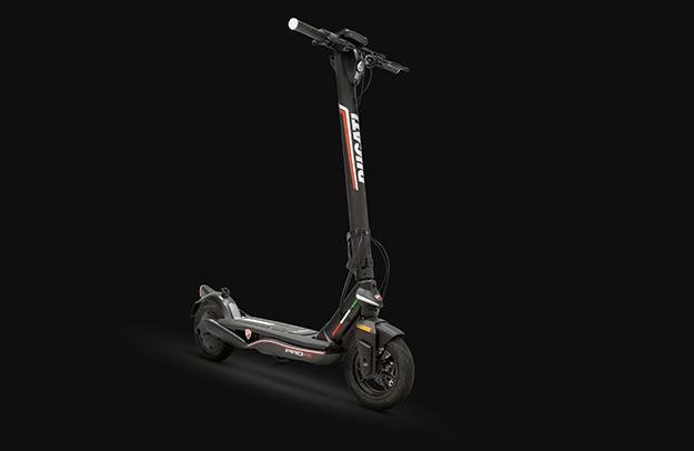 Produktbild Ducati E-Scooter Pro-III (25 km/h, 50 km, 350 W)