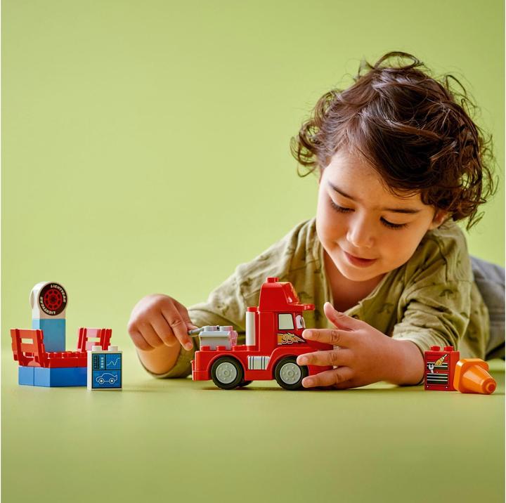 Image du produit LEGO Mack pendant la course (10417)
