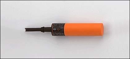 Produktbild ifm Electronic GmbH induktiver Sensor IA0004 AC/DC Schliesser 20mm (IA0004)