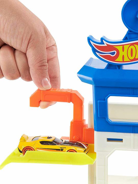 Actual product image Hot Wheels HW City shark attack playset