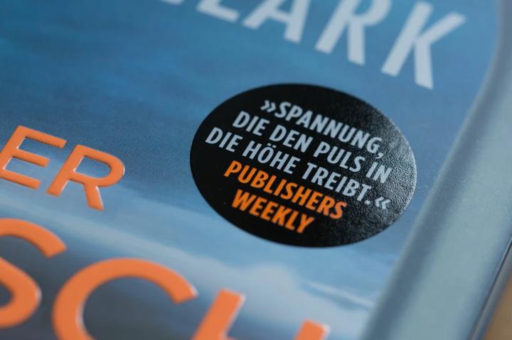 Produktbild Der Tausch – Zwei Frauen. Zwei Tickets. Und nur ein Ausweg (Deutsch, Julie Clark, 2021)