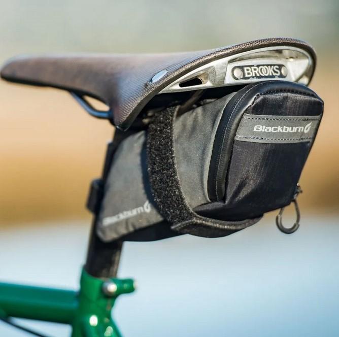 Produktbild Blackburn Grid Medium Seat Bag Schwarz, Wasserdicht, Reflektierend (Gepäckträgertasche)