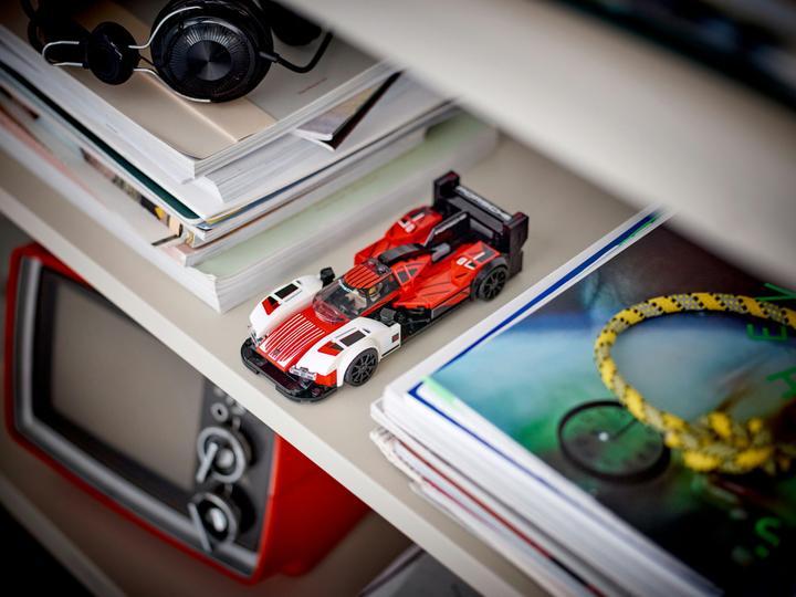 Actual product image LEGO Porsche 963 (76916, LEGO Speed Champions)
