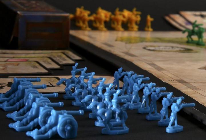 Actual product image Hasbro Gaming Risk (German)