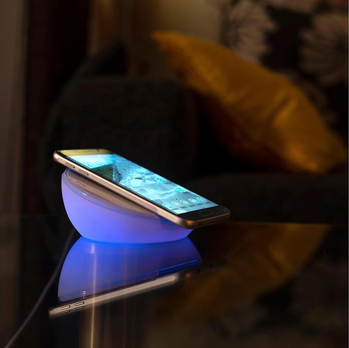 Produktbild 4smarts Wireless Charger VoltBeam N8 15W mit Uhr LED Lampe weiss