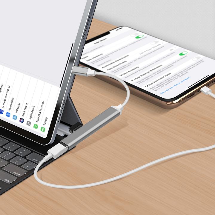 Actual product image LinQ Lightning Hub: 2x USB + 1x Lightning Charge/Sync (USB, Lightning)