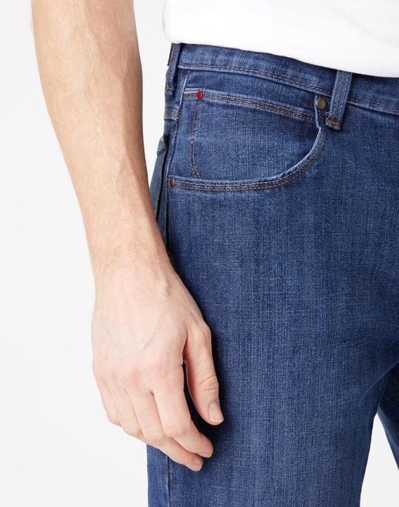 Actual product image Wrangler Authentic Straight (W40/L32)