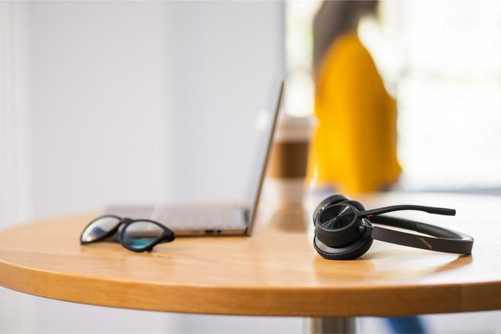 Actual product image Poly Voyager 4300 (Wireless, USB-C)