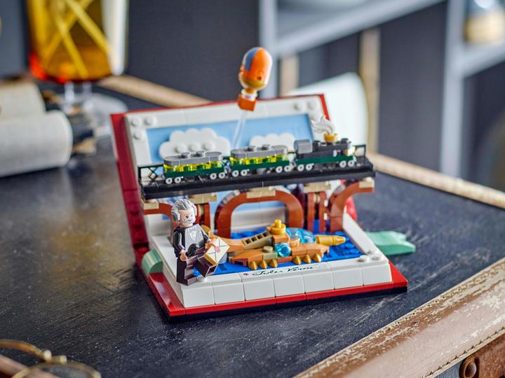 Image du produit LEGO Hommage aux livres de Jules Verne (40690, LEGO Ideas)