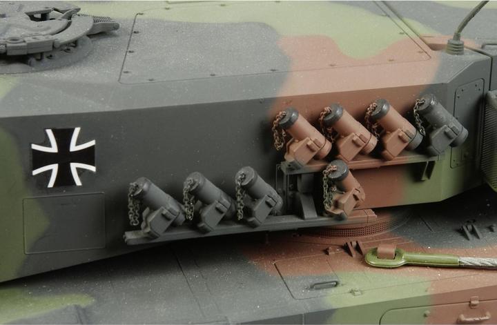 Actual product image Tamiya Leopard 2 A6 Full Options (Kit)