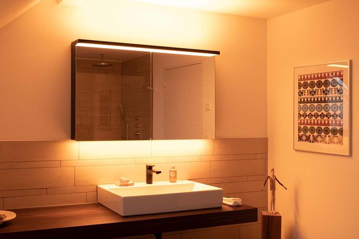 Produktbild Schneider ADVANCED Line Ultimate LED Lichtspiegelschrank, 2 Türen, 139,5x72,6x17,8cm, 188.140.