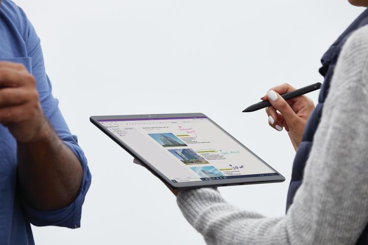 Produktbild Microsoft Surface Pro X (13", Microsoft SQ2, 16 GB, 256 GB)