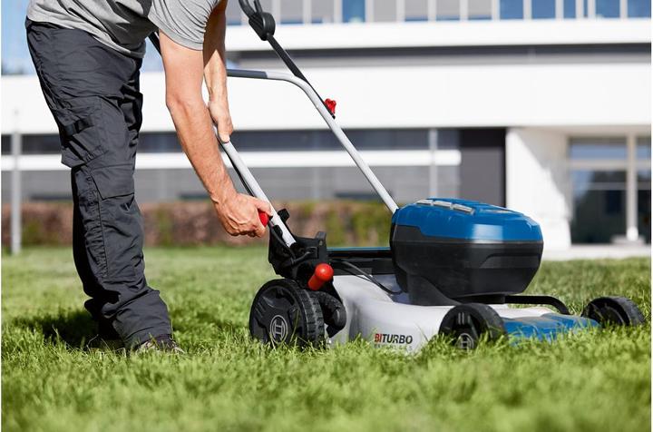 Actual product image Bosch Professional Cordless lawn mower (Rechargeable battery operated)