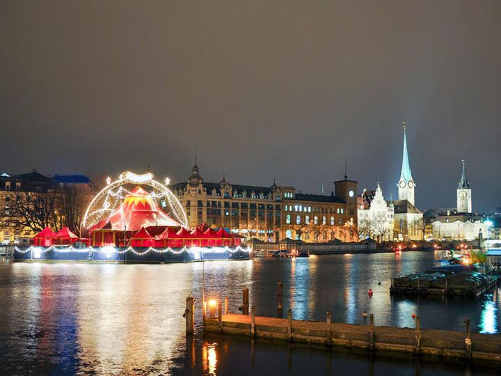 Actual product image Smartbox The magic of Christmas markets: 1 overnight stay in Zurich in the run-up to Christmas (2 pers.)