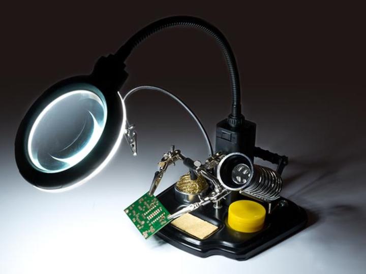 Productafbeelding Velleman Soldeerhulp met vergrootglas 3x vergroting (Derde hand)