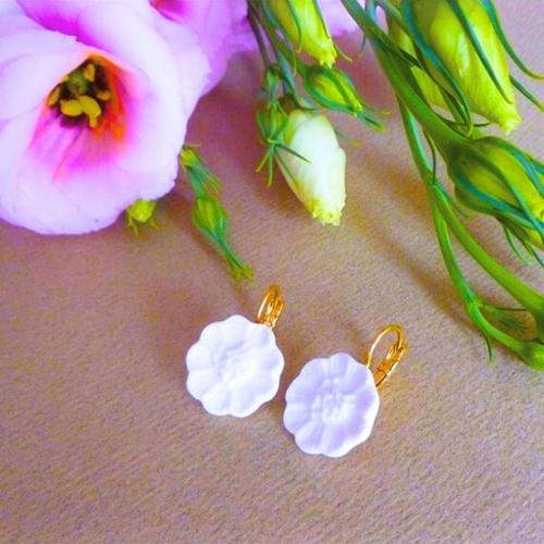 Actual product image Yolaine Giret Yolaine Griet Jardin stud earrings (Porcelain, Plug is gold-plated with fine gold 999 thousandths)
