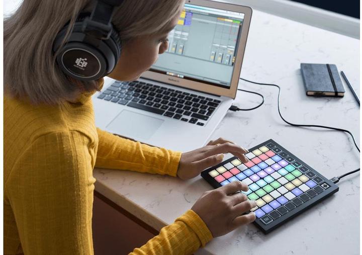 Actual product image novation Launchpad Mini MKIII (Controller)