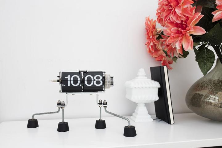 Actual product image Kikkerland Flip Clock