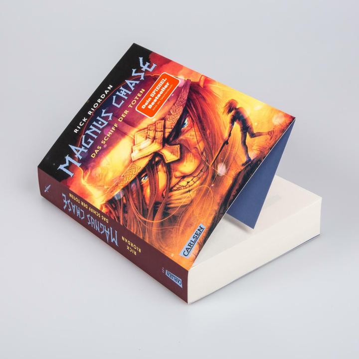 Actual product image Magnus Chase 3: The Ship of the Dead (Rick Riordan., German)