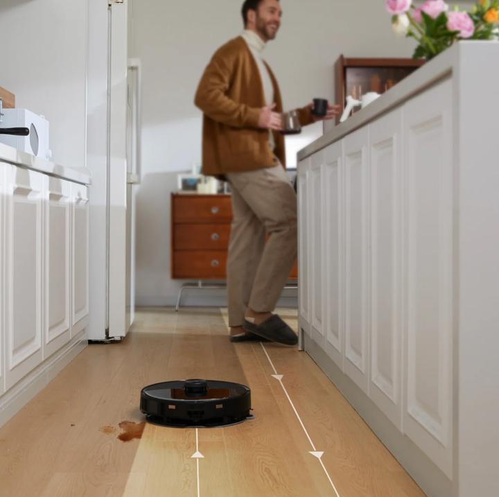 Actual product image Roborock S8 MaxV Ultra (Vacuum mopping robot)