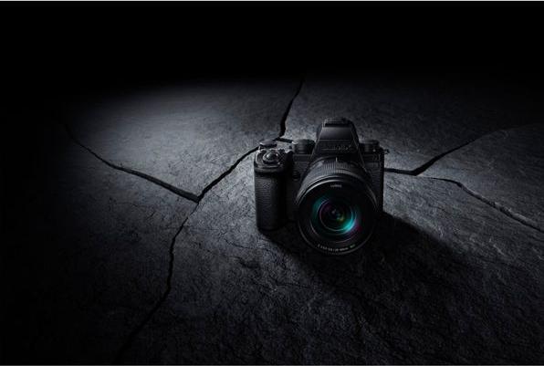 Produktbild Panasonic Lumix S5IIX Kit (20 - 60 mm, 24.20 Mpx, Vollformat)