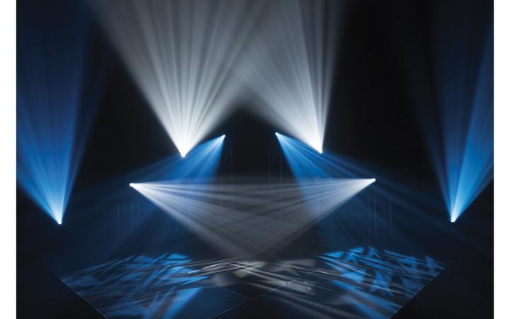 Produktbild Showtec Phantom 130 Spot (Moving Bar)