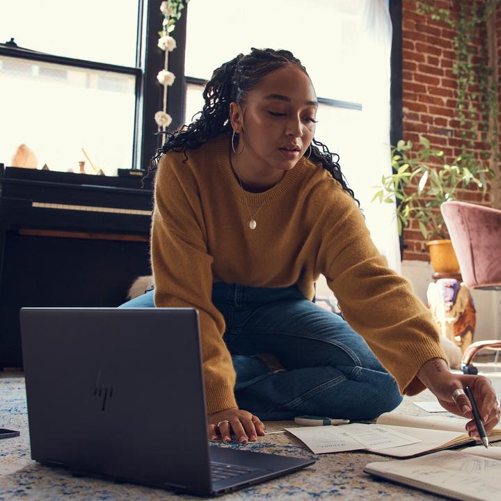 Produktbild HP Envy x360 15-fh0997nz (15.60", AMD Ryzen 7 7730U, 16 GB, 1000 GB)