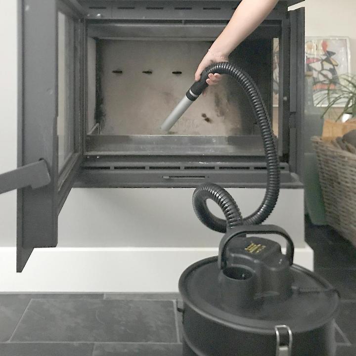 Actual product image Nedis VCAC118BK (Ash vacuum cleaner)