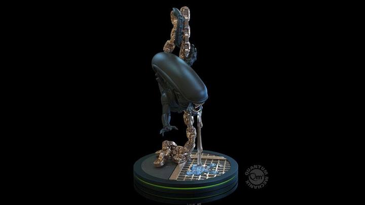 Actual product image Quantum Mechanix Alien figurine Q-Fig Xenomorph 13 cm