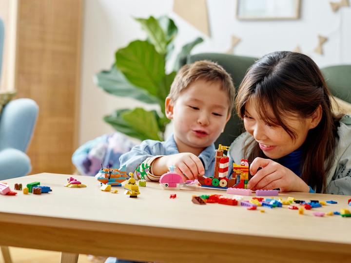 Image du produit LEGO Les plaisirs créatifs de la mer (11018, LEGO Classic)