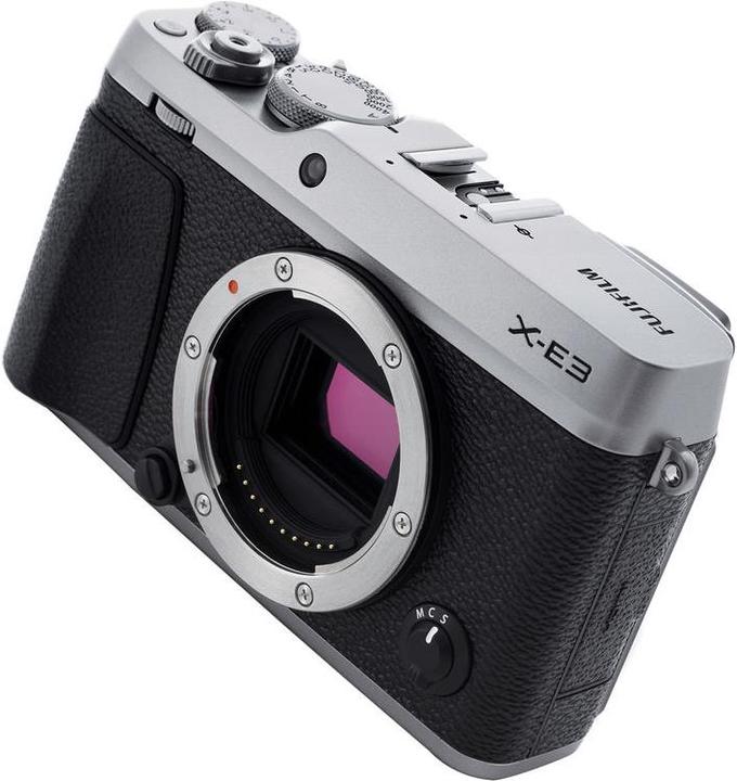 Fujifilm Corpo X-E3 (24.30 Mpx, APS-C / DX)