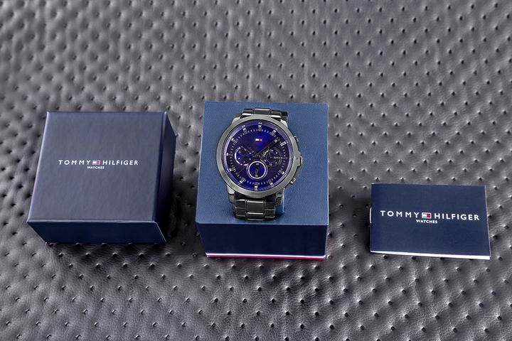 Actual product image Tommy Hilfiger Hilfiger - 1791796 Horloge - Mannen - Grijs- RVS - Ø 46 mm (46 mm)