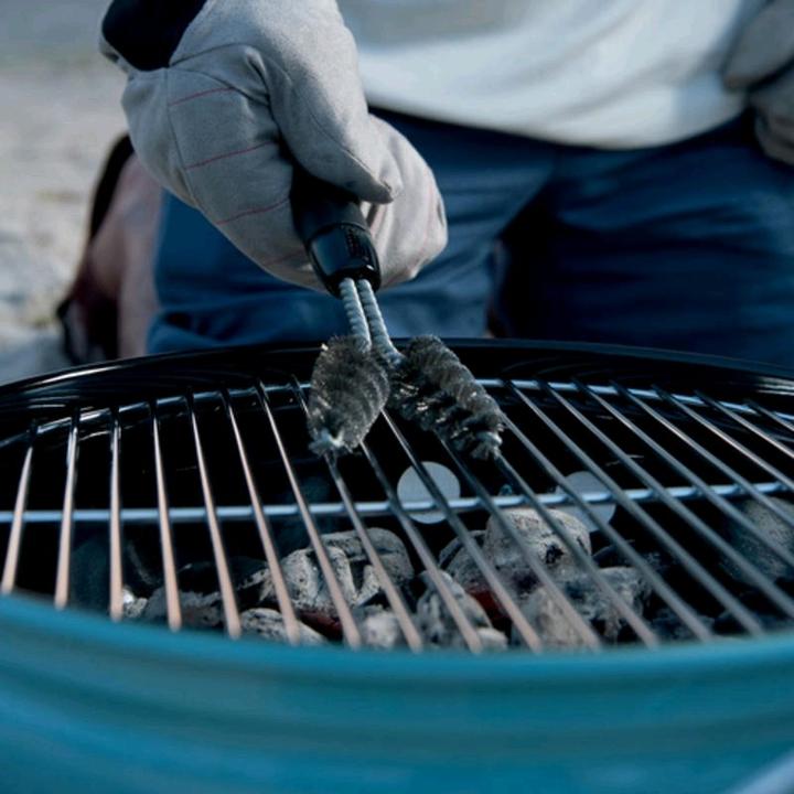 Actual product image Weber Grill Brush (27 cm)