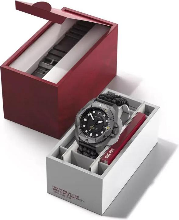 Actual product image Victorinox Dive Pro Quartz (Diving watch, 43 mm)