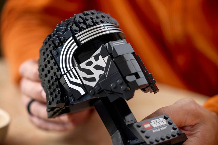Immagine prodotto LEGO Star Wars - Kylo Ren Helm 18+(75415) (75415, LEGO Star Wars)