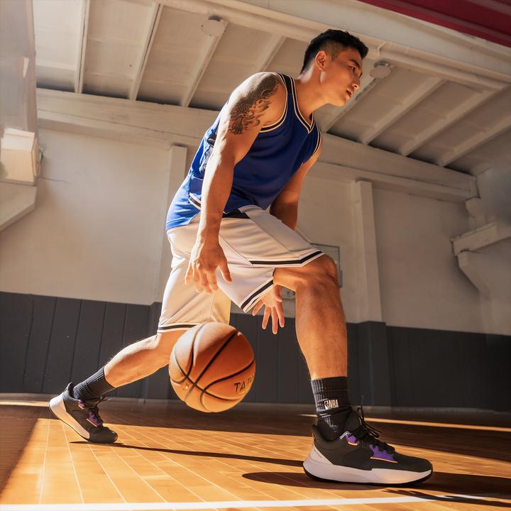 Produktbild Tarmak Damen/Herren Basketball Schuhe niedrig - Fast 500 Low schwarz (45)