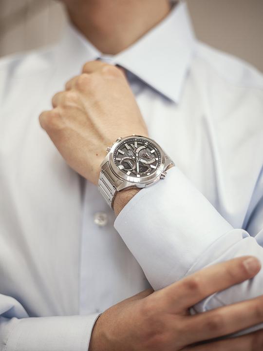 Produktbild Casio Edifice - ECB-30D-1AEF (Uhr mit Schmuckstein, 49 mm)
