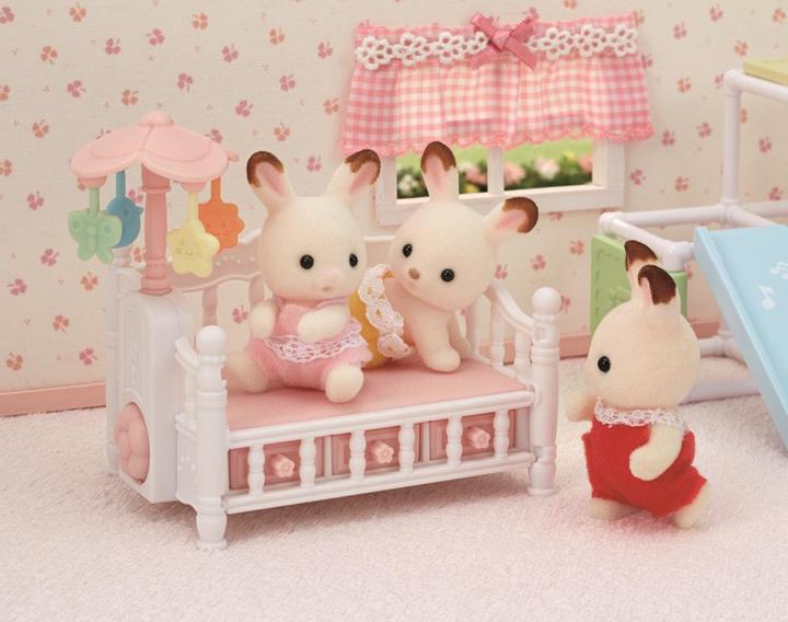 Image du produit Sylvanian Families Lit d'enfant avec mobile