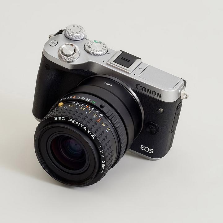 Produktbild Urth Lens Mount Adapter: Compatible with Pentax K Lens to Canon EF M Camera Body