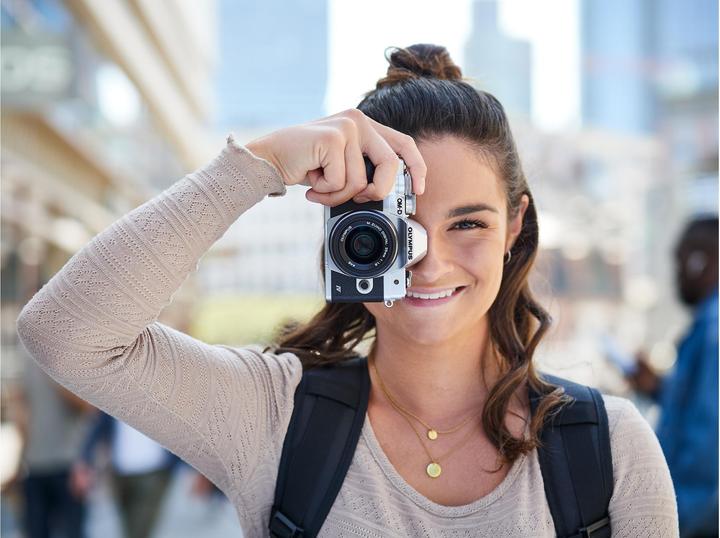 Productafbeelding Olympus OM-D E-M10 Mark IV Pannenkoekenpakket (14 - 42 mm, 20 Mpx, Micro Vier Derde)