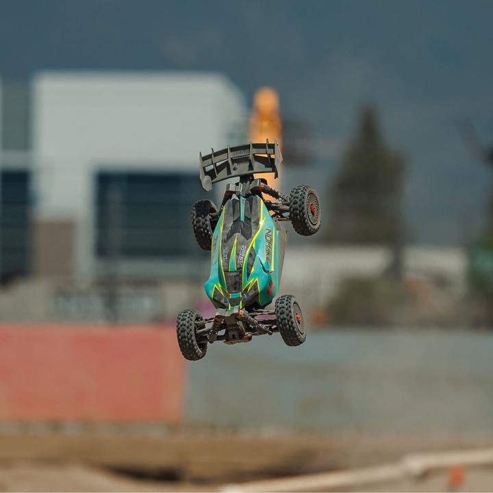 Actual product image Arrma Buggy TYPHON BLX 223S Grün ARTR, 1:8 (ARR Almost Ready to Run)