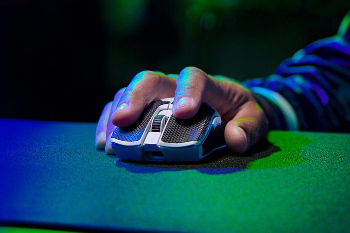 Produktbild Razer Viper V2 Pro (Kabellos, Kabelgebunden)