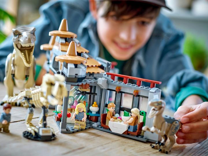 Immagine prodotto LEGO L'attacco del T. rex e del rapace al centro visitatori (76961, LEGO Jurassic World)