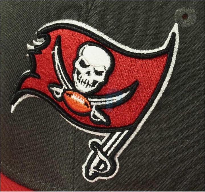 Actual product image New Era NFL - Tampa Bay Buccaneers - Pewter and Red 9Fifty OF Snapback Cap Grey OneSize (One size)